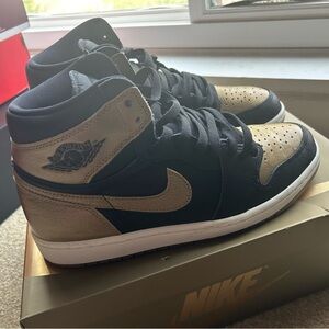 Black and Gold Jordan 1s men size 10